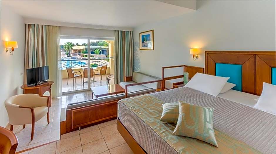 Kipriotis Maris Suites