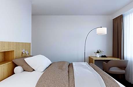 Small Queen Room