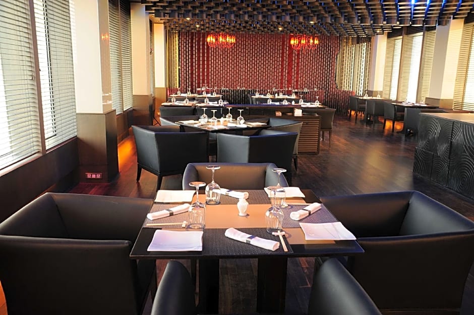 The Lalit Ashok Bangalore Hotel