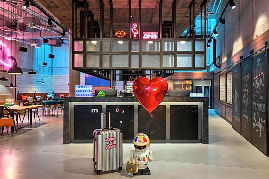 Moxy by Marriott Frankfurt City Center