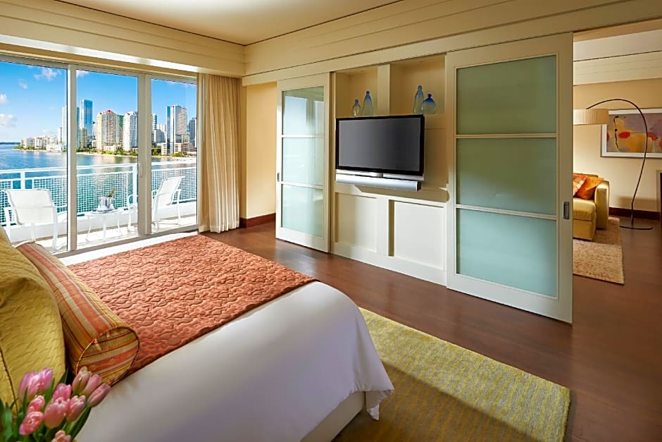 Photo 1 of 2 of 1 King Bed Suite, Bay View