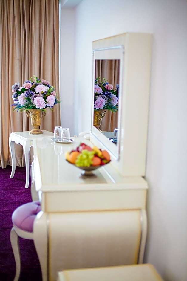 Royal Boutique Mangalia Breeze