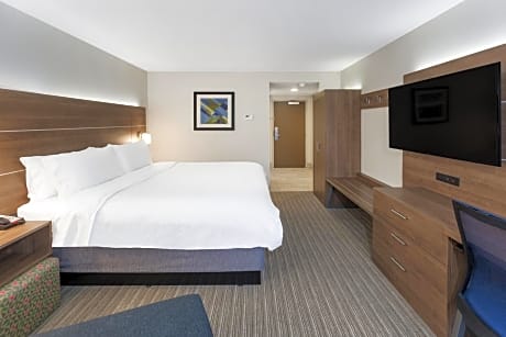 Standard King Room with Roll-In Shower - Mobility Access