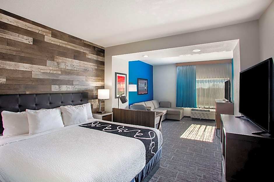 La Quinta Inn & Suites by Wyndham Pittsburg