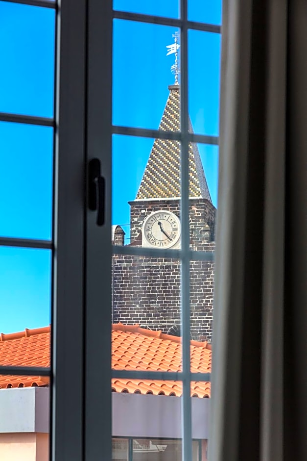 Apartamentos Funchal by Petit Hotels