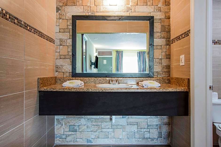 OYO Superior Budget Inn Bartow