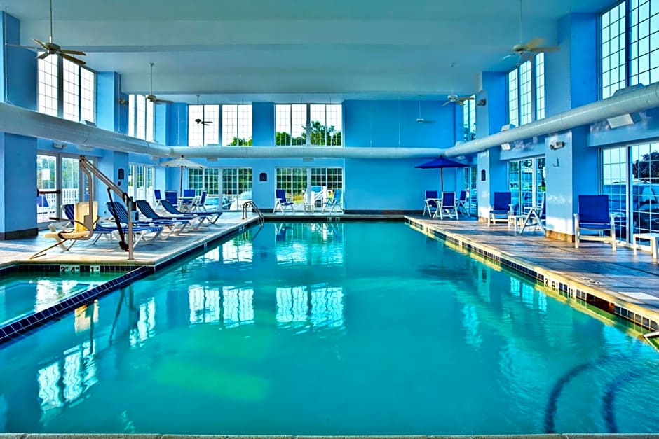 Holiday Inn Express Hotel & Suites Petoskey By IHG