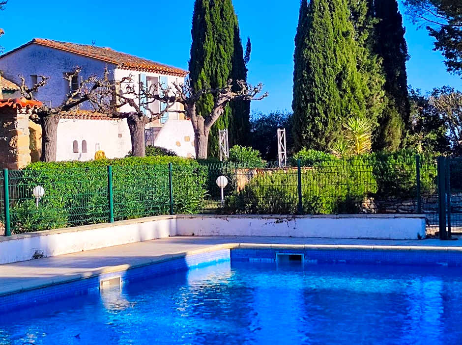 Hôtel et Appart'Hôtel Le Relais Du Val D'Orbieu