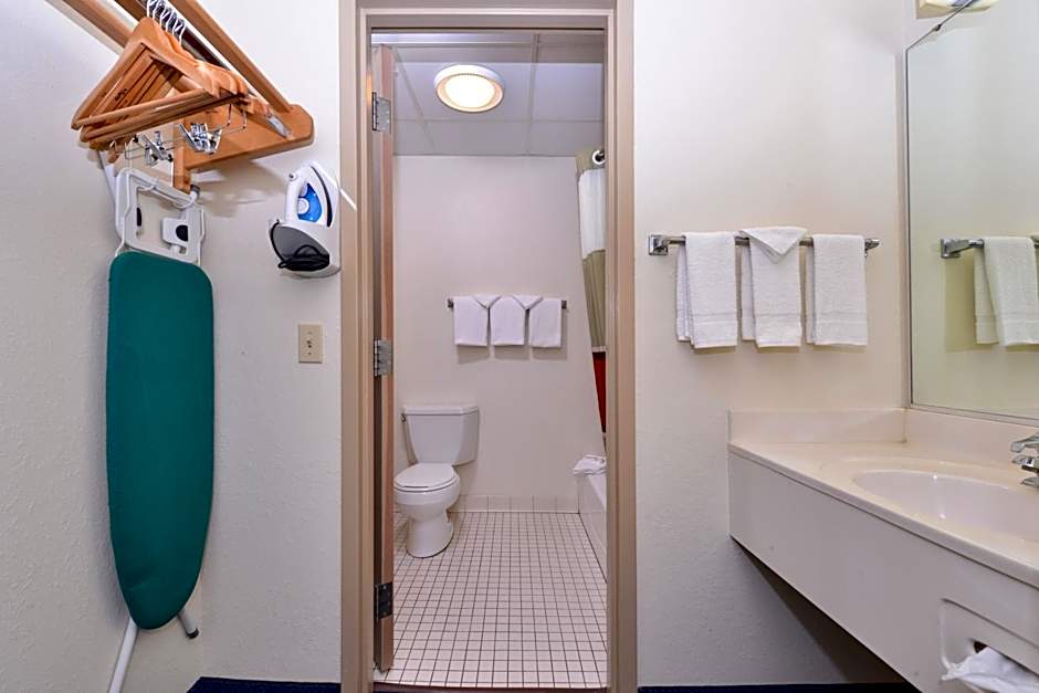 Red Roof Inn Sandusky - Milan