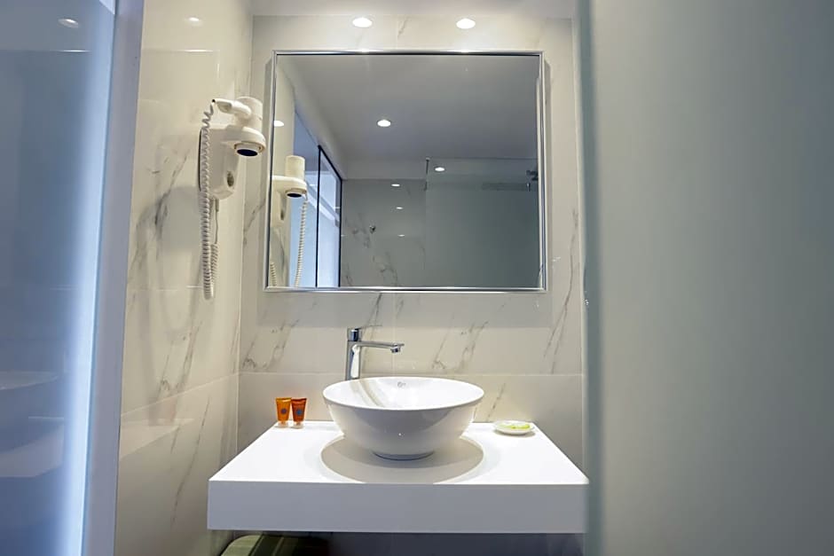 Three Stars Beach Hotel