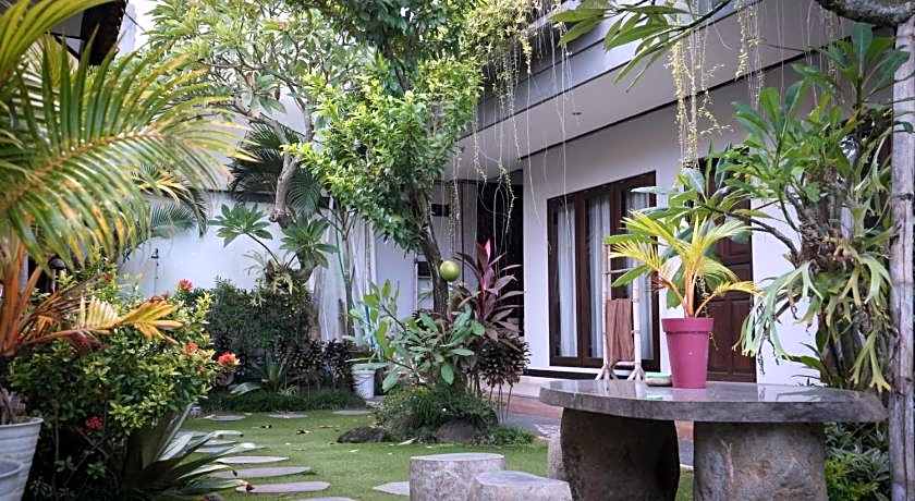 Bali Fullmoon Guesthouse