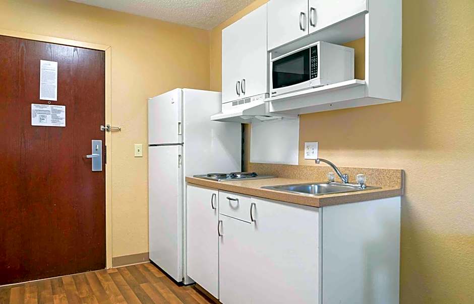 Extended Stay America Select Suites - Detroit - Farmington Hills