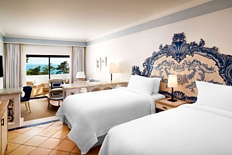 Grand Deluxe Queen Room with Resort View