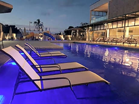 Flat em Frente ao Parque Beto Carreiro