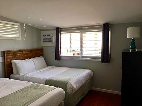 Deluxe Queen Suite with Two Queen Beds