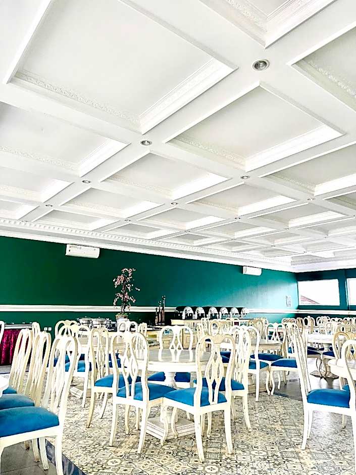 Rizen Premiere Hotel