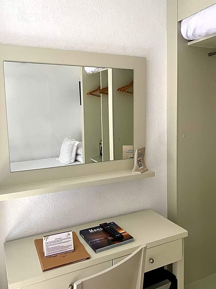 Hotel Jeni & Restaurant