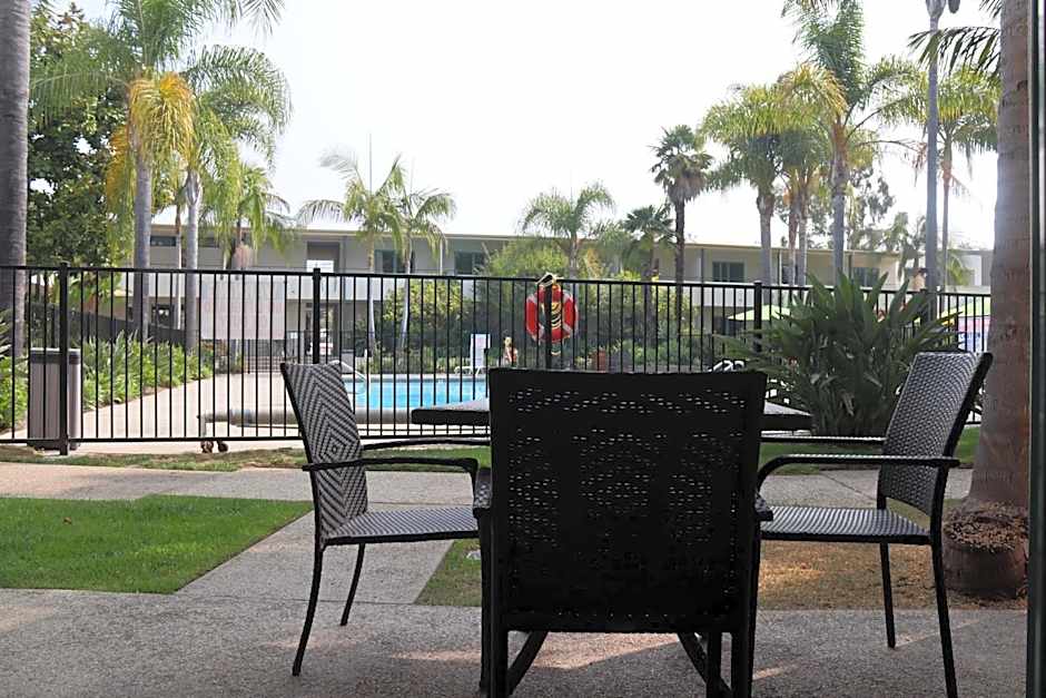 Lemon Tree Inn