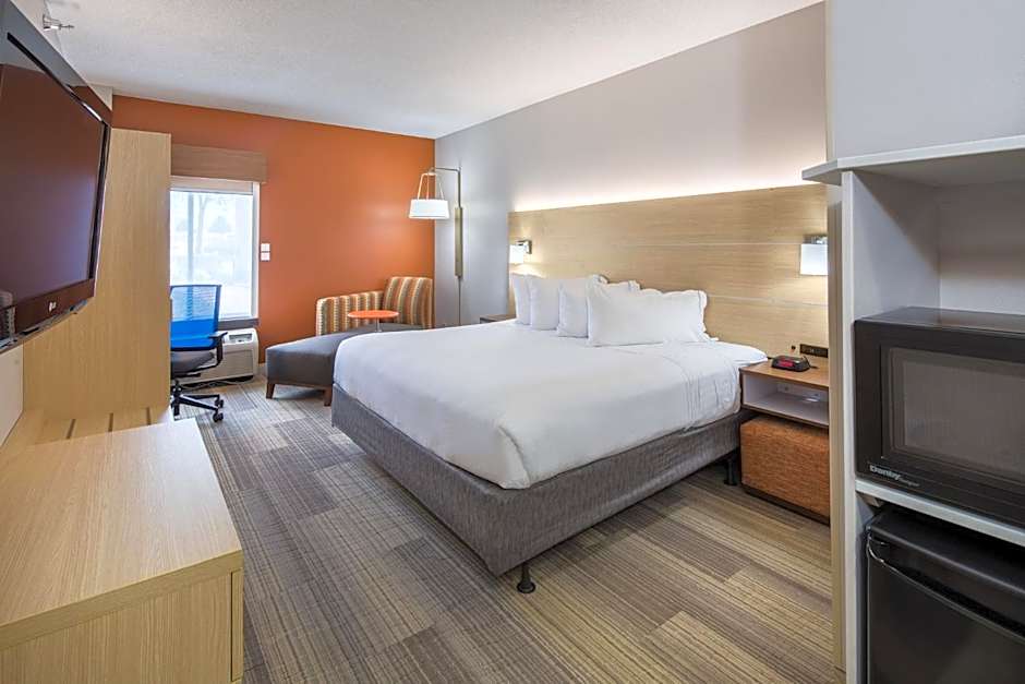 Holiday Inn Express Cedar Rapids - Collins Road By IHG