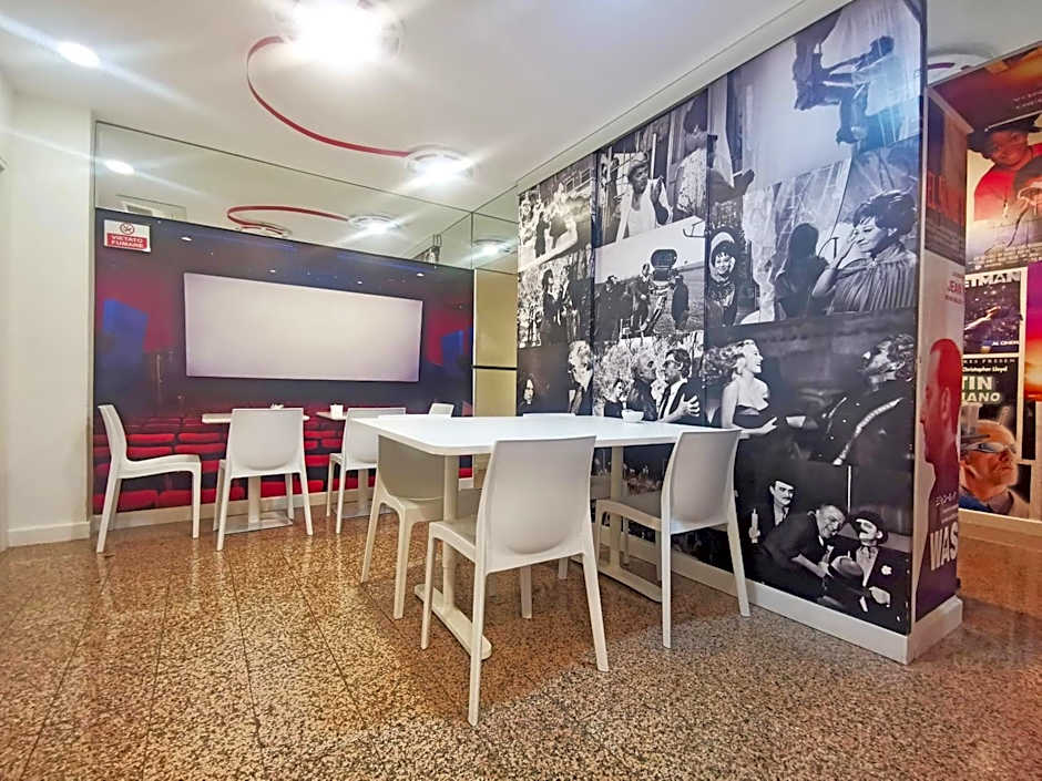 Red Carpet rooms