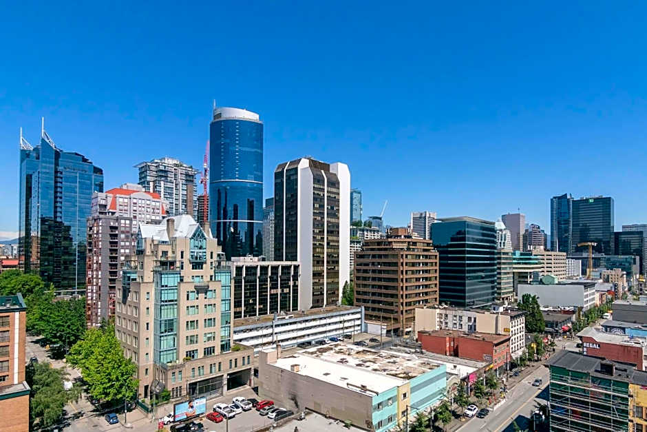Best Western Premier Chateau Granville Hotel & Suites & Conference Centre