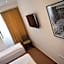 Hotel Argument