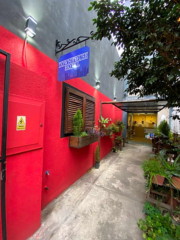 Juramento de Lealtad Townhouse Hotel