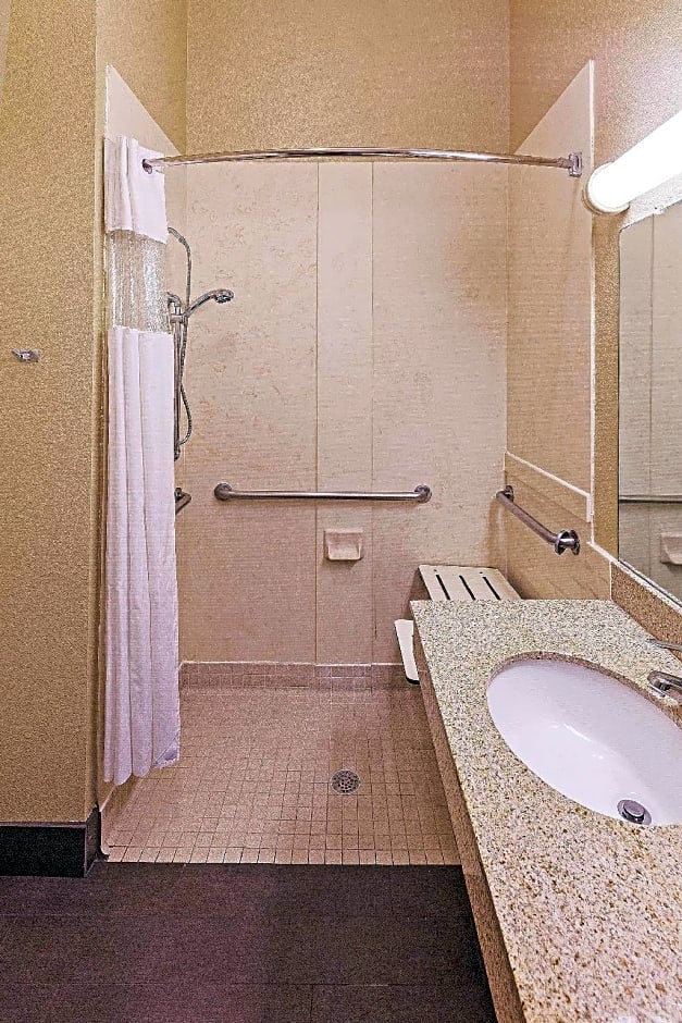 La Quinta Inn & Suites by Wyndham Houston Hobby Airport