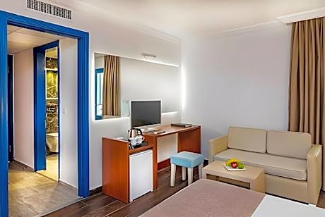 Superior Side Sea View (Main Bulding) - Single Use
