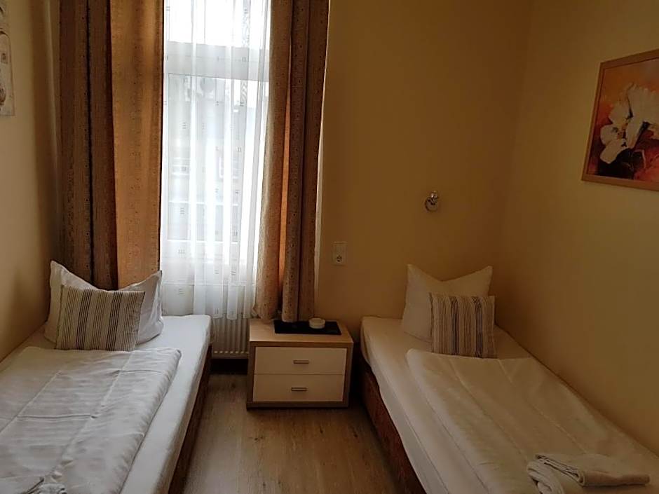 Photo 1 of 3 of Double Room