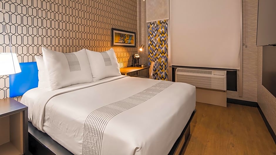 GLo Best Western Brooklyn NYC