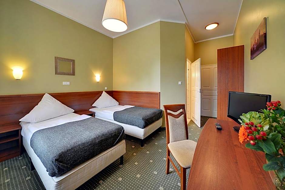 Hotel Belweder - przy hotelu Golebiewski