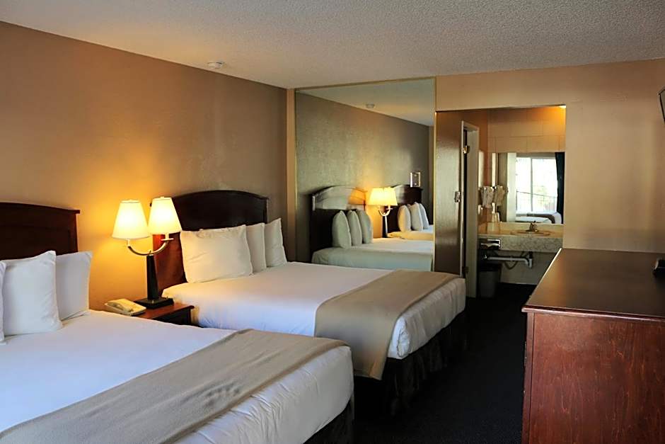 Bluelake Inn @ Heavenly Village