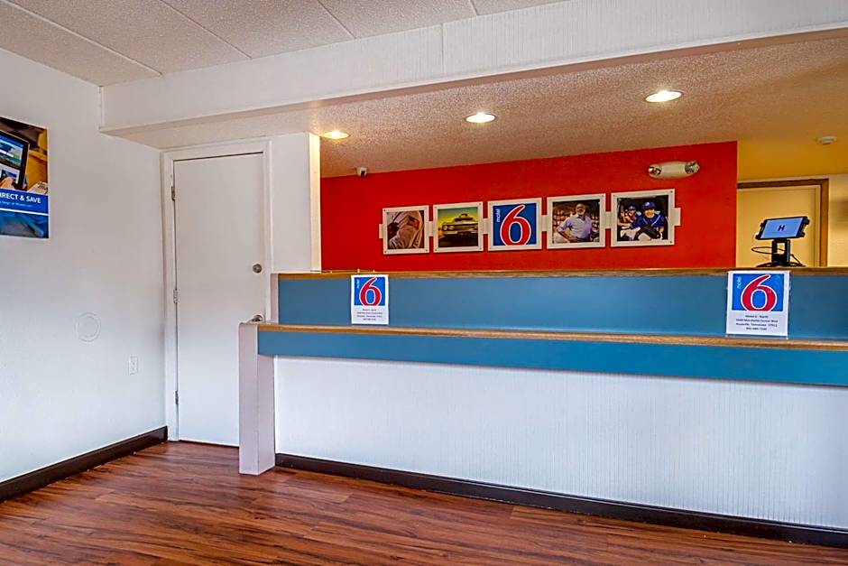 Motel 6-Knoxville, TN - North