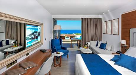 Deluxe Junior Suite Sea View with Private Pool