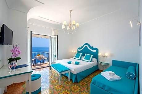 Standard Triple Room with Sea View