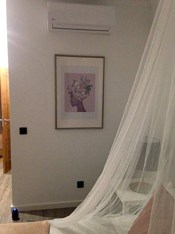 Largo da Rainha, Guesthouse