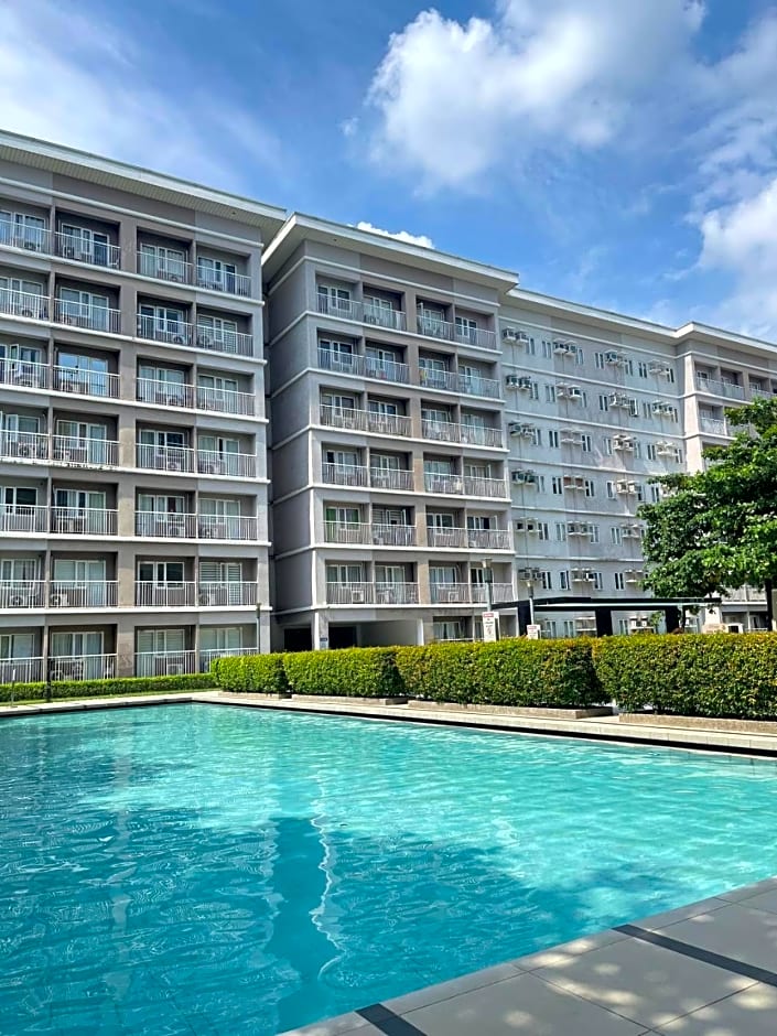 CD Staycation - Unit 1 at Trees Residences
