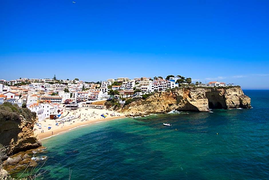 Colina Village