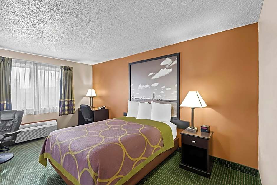 Super 8 by Wyndham Jefferson