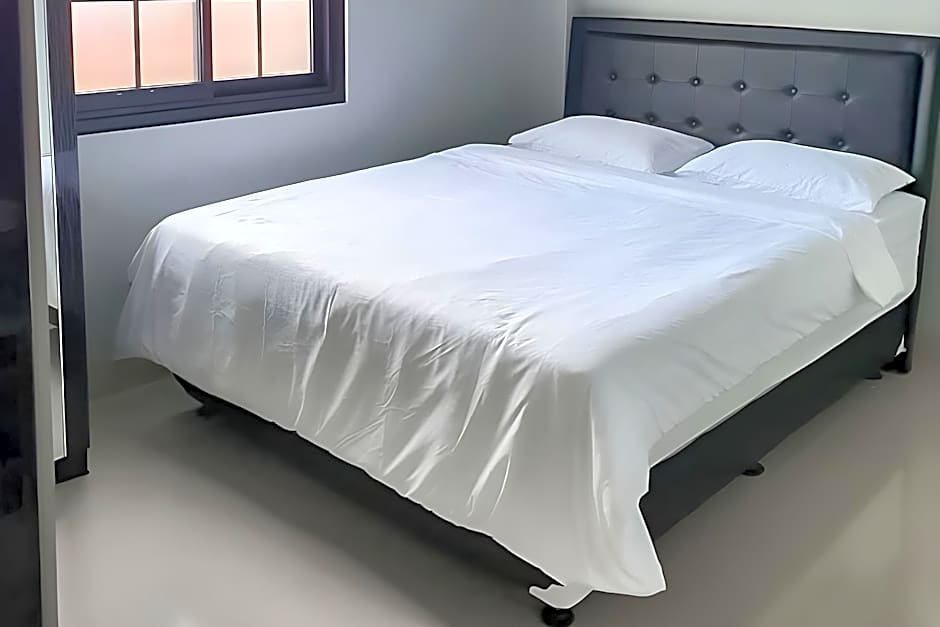 Bumi Ciboled Mitra RedDoorz near Gerbang Tol Pamulihan