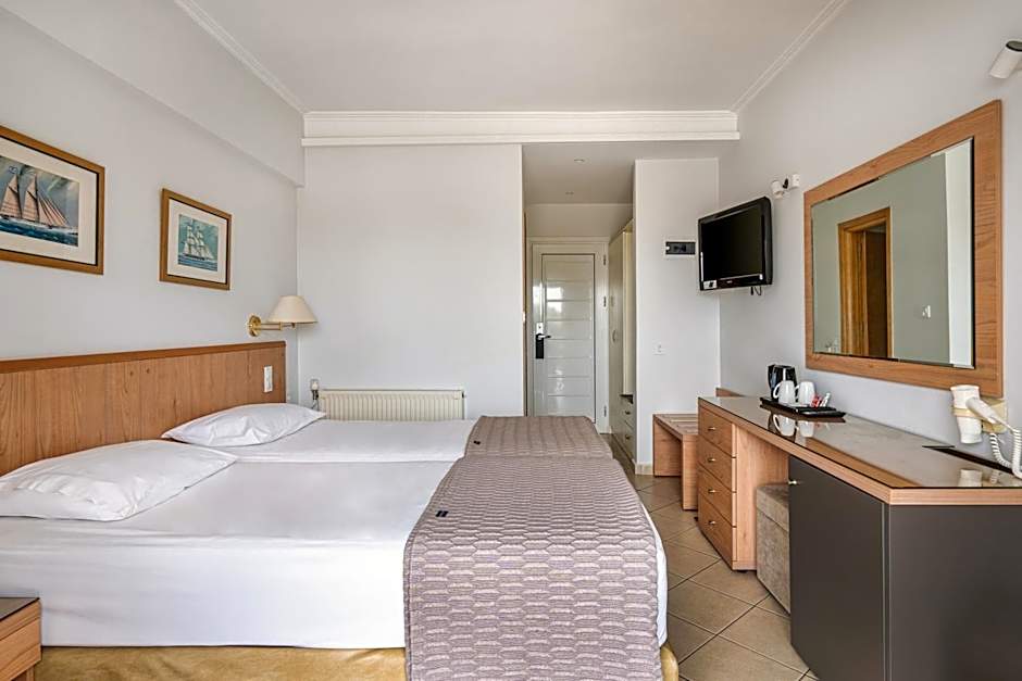 Danae Hotel