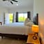 Commercial Zone Studios, Pool, BBQ and Beach 7 Blocks