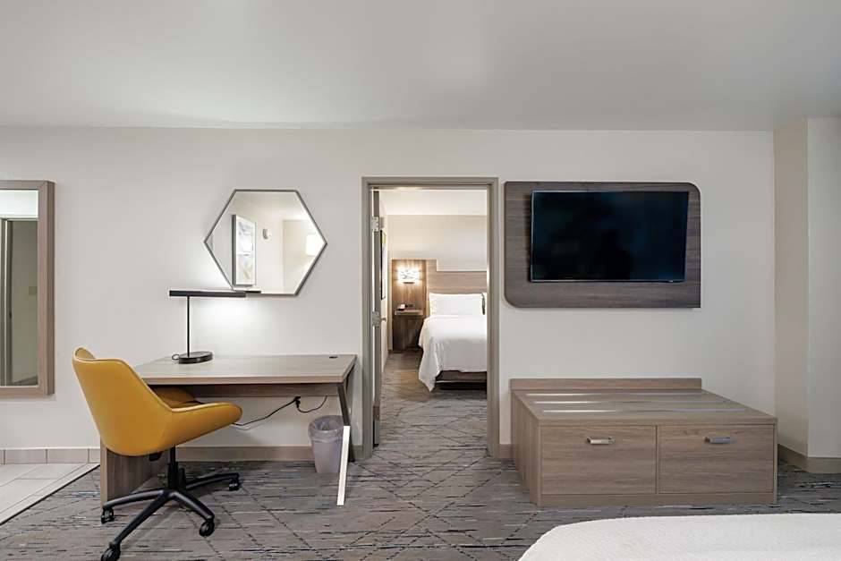 Holiday Inn Express & Suites Zion By IHG