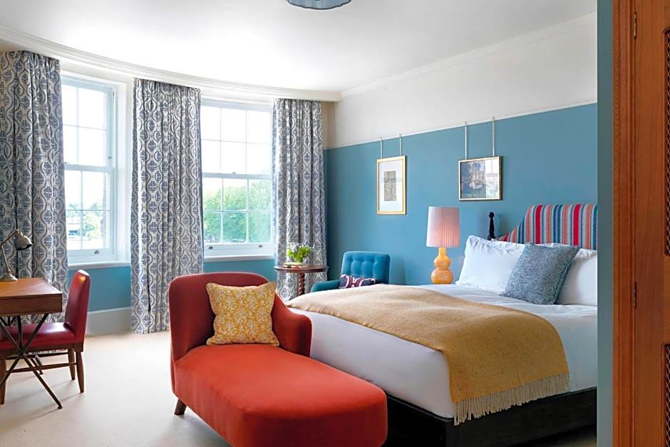 University Arms, Autograph Collection