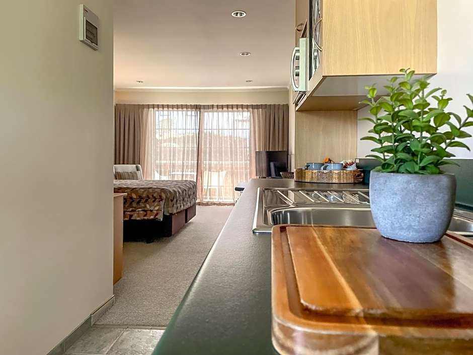 Greenlane Manor Motel