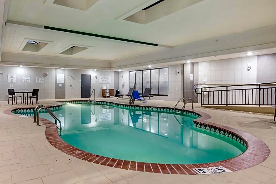 Holiday Inn Express & Suites Longview North