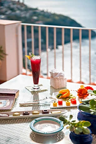 Superior Double Room with Balcony and Sea View