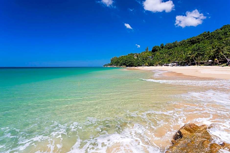 Aromdee @Naithon Beach
