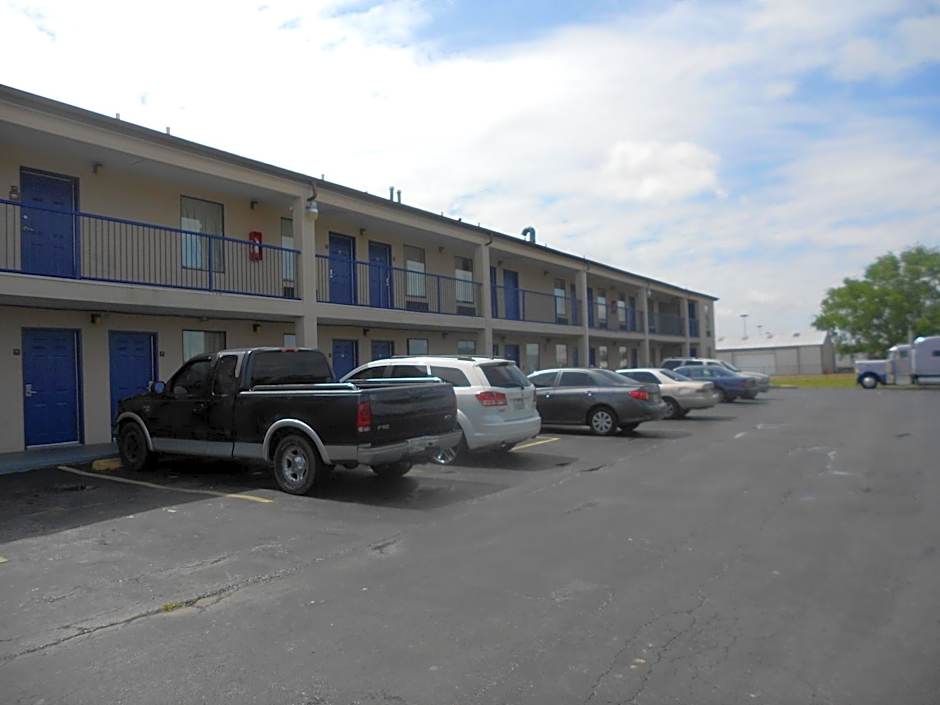 Executive Inn & Suites - Covington